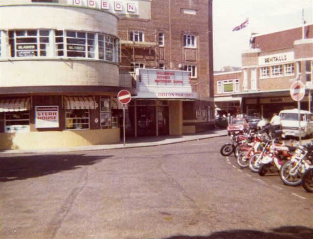 Worthing Odeon (Shortly before demolishion